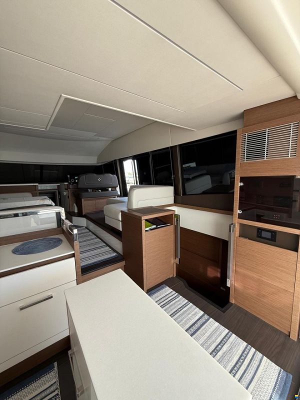 Jeanneau PRESTIGE 520 FLY (HARDTOP) 2025