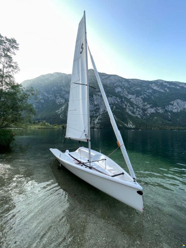 Beneteau First 14