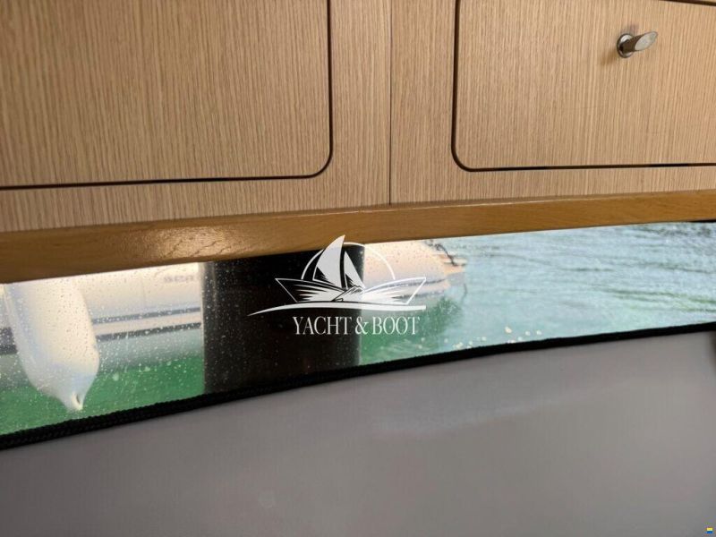 Saver 830 Cabin