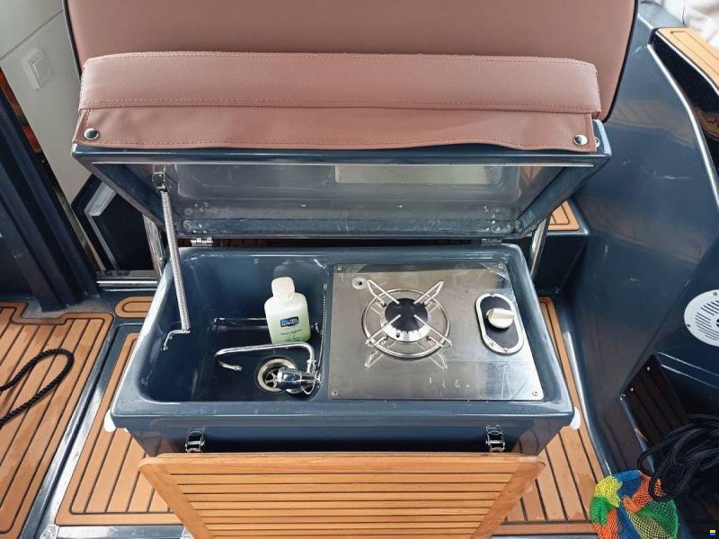 revo yacht REVO 700