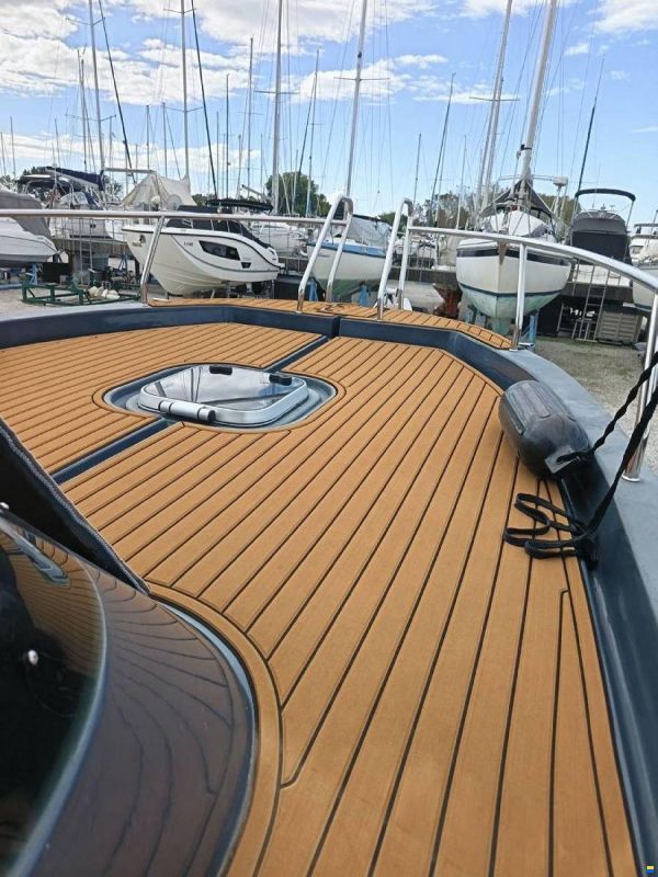 revo yacht REVO 700