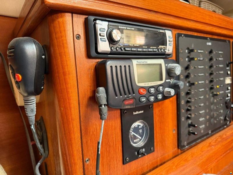 Hunter Marine 33 LEGEND