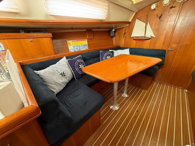 Hunter Marine 33 LEGEND