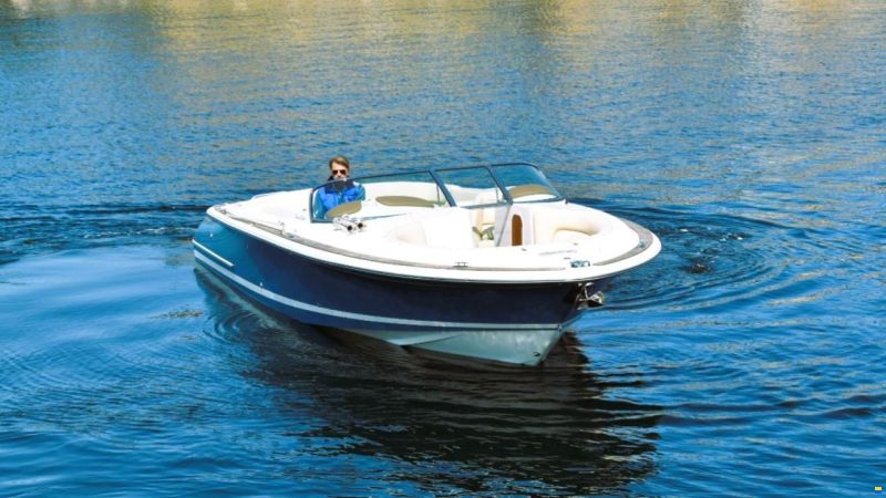 Chris Craft LAUNCH 28