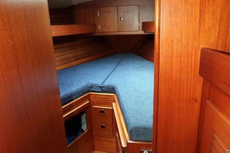 Hallberg-Rassy 352
