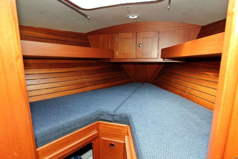 Hallberg-Rassy 352
