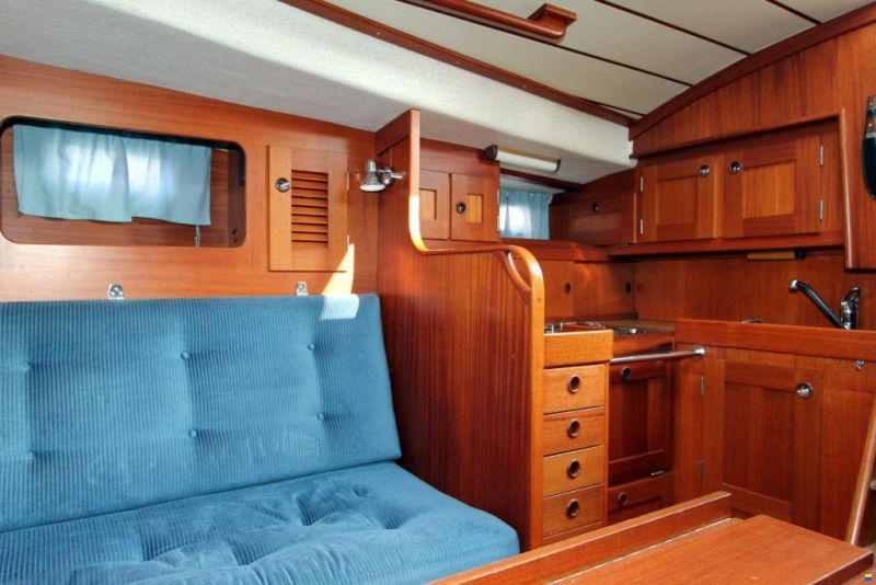 Hallberg-Rassy 352