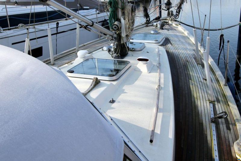 Hallberg-Rassy 352