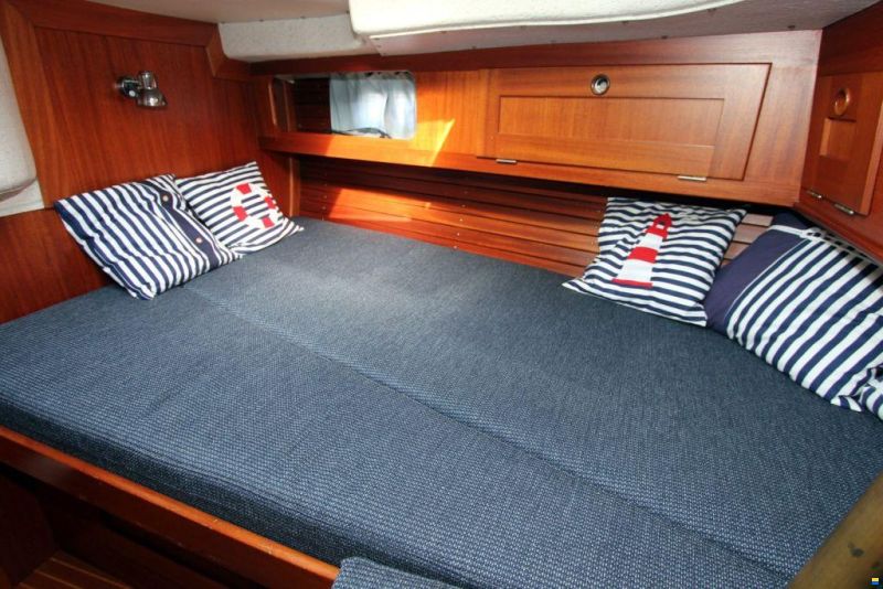 Hallberg-Rassy 352