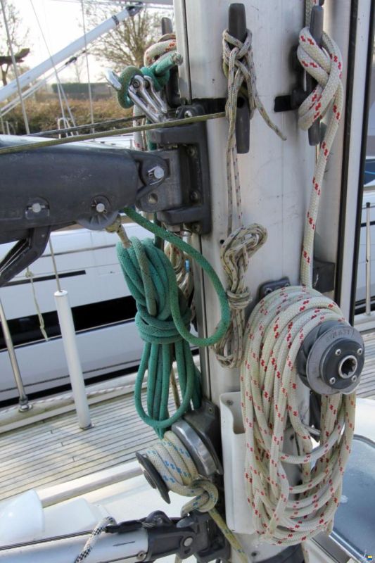 Hallberg-Rassy 352