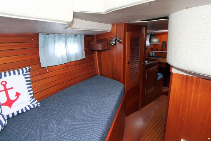 Hallberg-Rassy 352