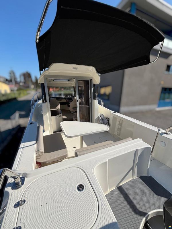 Quicksilver 755 Pilothouse