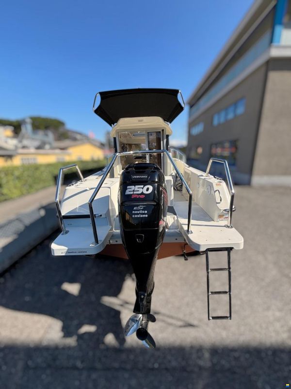 Quicksilver 755 Pilothouse