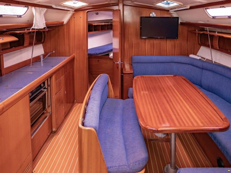 Bavaria 38