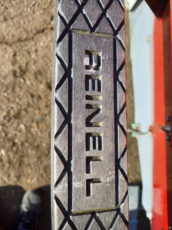 Reinell V1701
