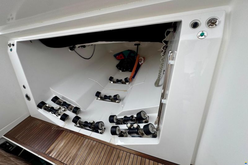Azimut 55S