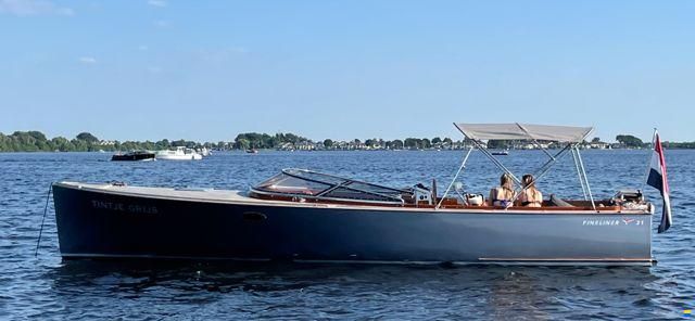 Admirals Tender 31 Fineliner by Van der