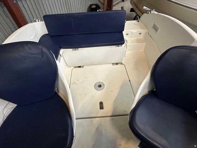 Beneteau Flyer 550 Cabin med trailer og