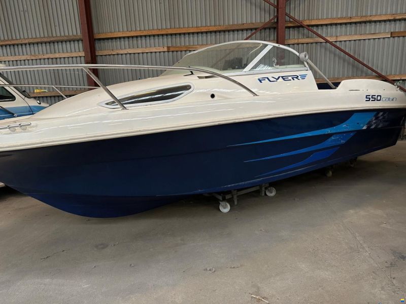Beneteau Flyer 550 Cabin med trailer og