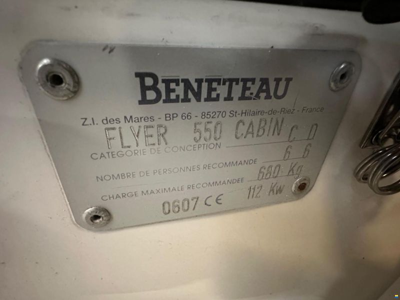Beneteau Flyer 550 Cabin med trailer og