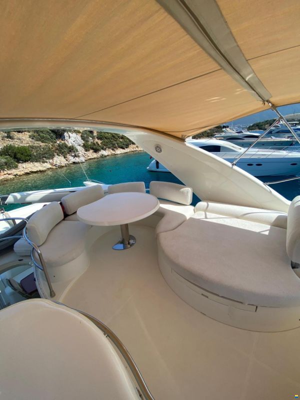 Azimut 68E