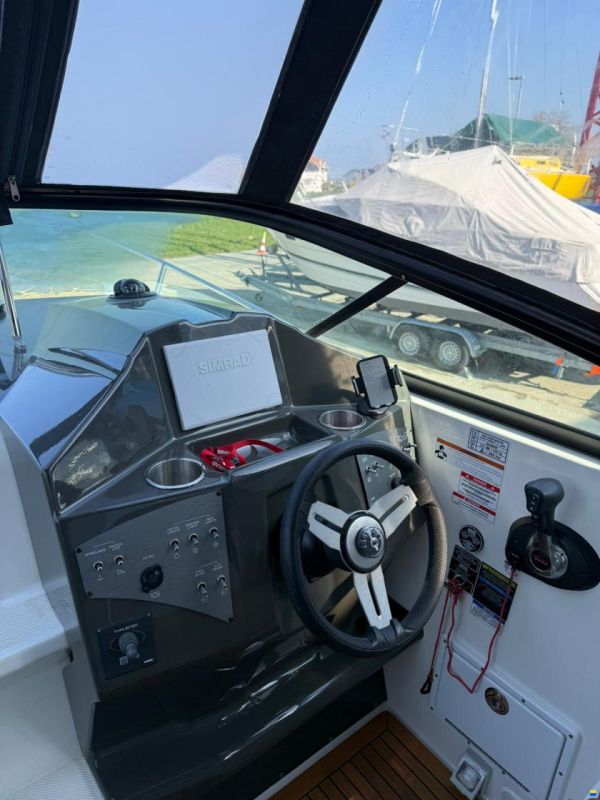 Bayliner 855 Cruiser