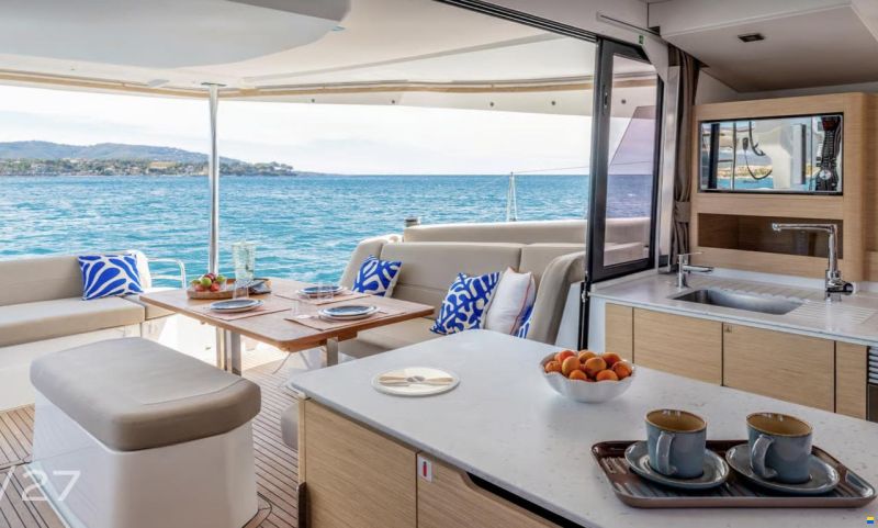 Fountaine Pajot 44