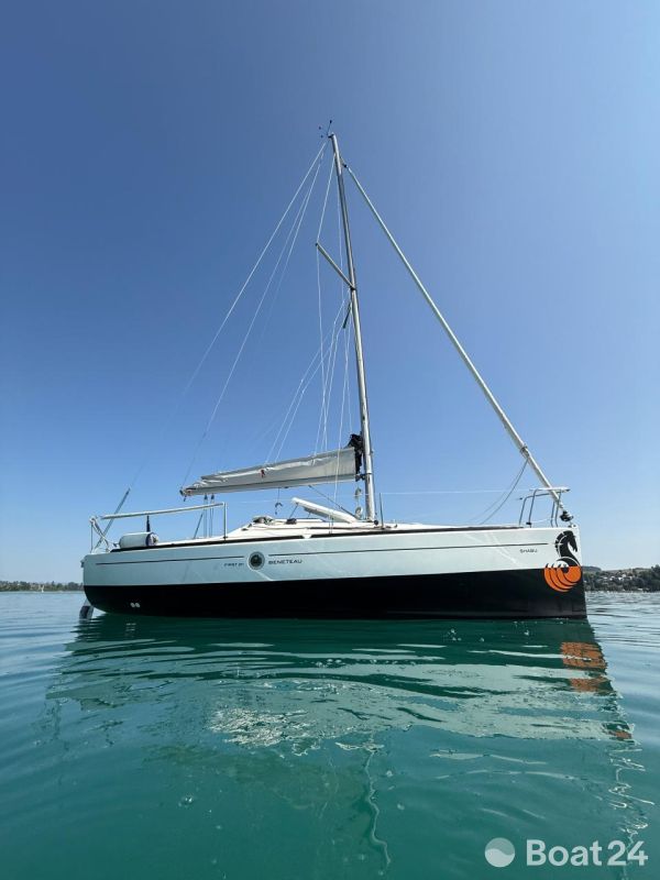 Beneteau First 211