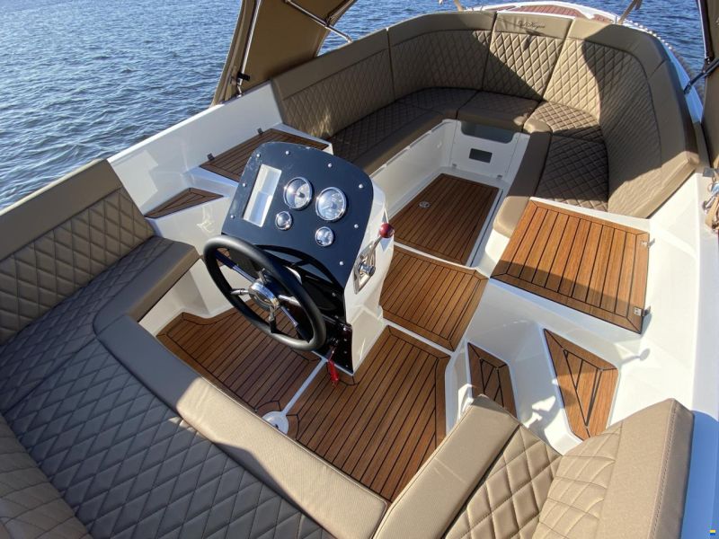 Oud Huijzer 650 Tender