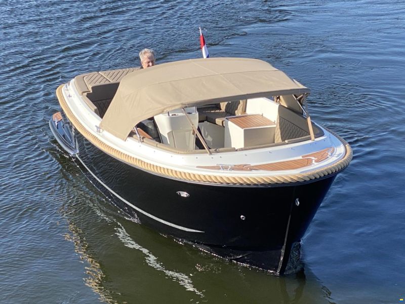 Oud Huijzer 650 Tender