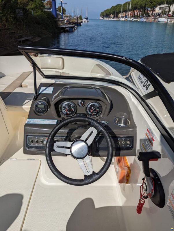 Bayliner VR5