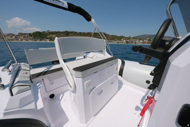 Ranieri GOMMONE RANIERI CAYMAN 19 ESPOSITIVO 202