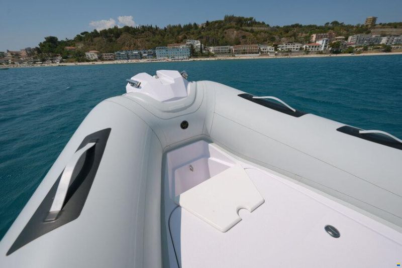 Ranieri GOMMONE RANIERI CAYMAN 19 ESPOSITIVO 202