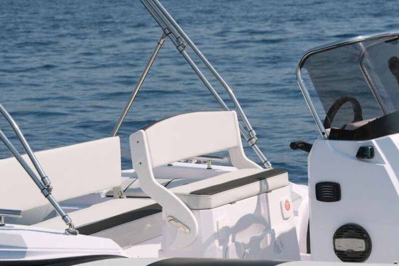 Ranieri GOMMONE RANIERI CAYMAN 19 ESPOSITIVO 202