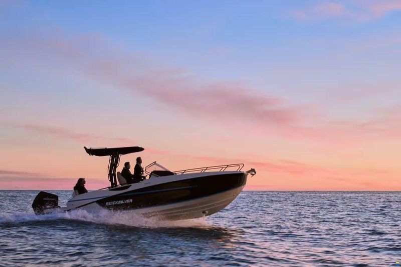 Quicksilver 805 Open
