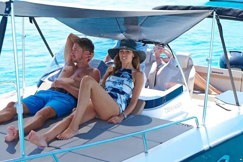 Quicksilver 755 Sundeck