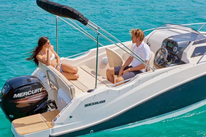 Quicksilver 555 Cabin