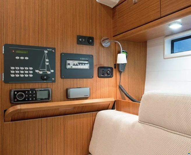 Bavaria 37 Cruiser NEW ENGINE, A/C