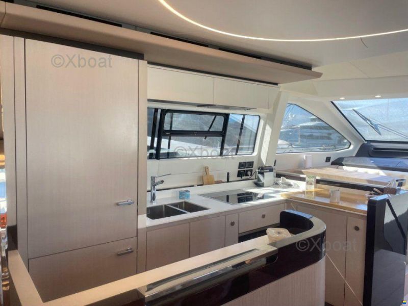 Azimut 72 Fly