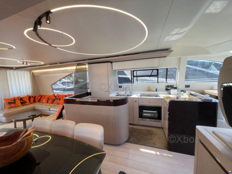 Azimut 72 Fly