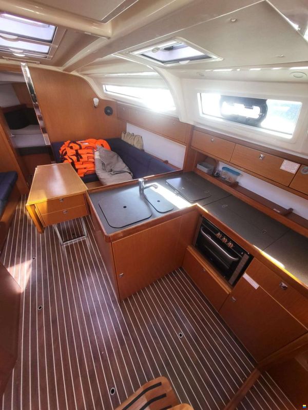 Bavaria 37 CRUISER