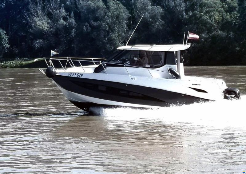 Quicksilver Activ 855 Cruiser