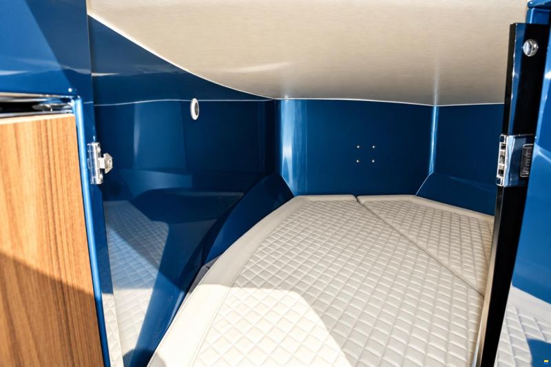 Ganz Boats Ovation 7X Cruiser