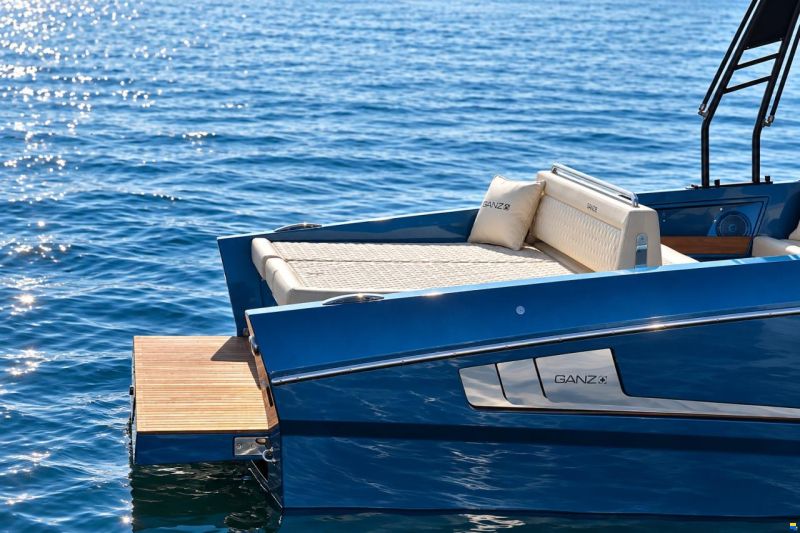 Ganz Boats Ovation 7X Cruiser