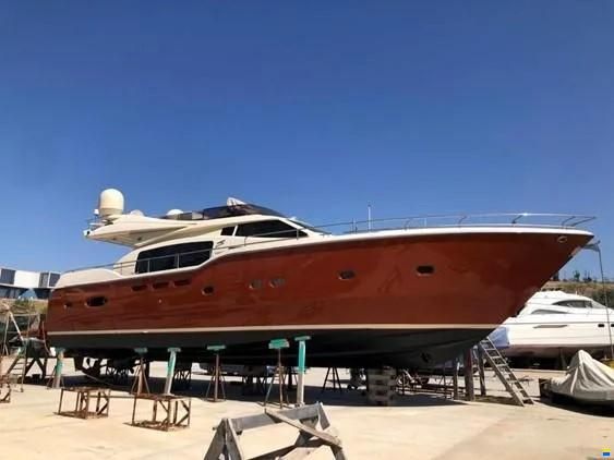 Ferretti Altura 690