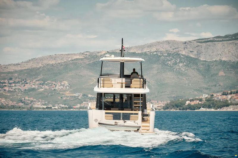 Azimut Magellano 60