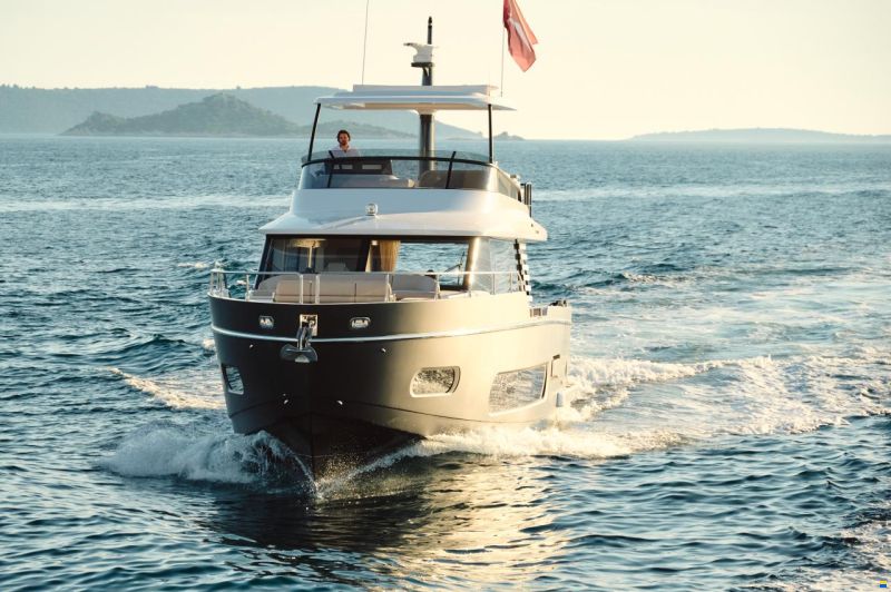 Azimut Magellano 60