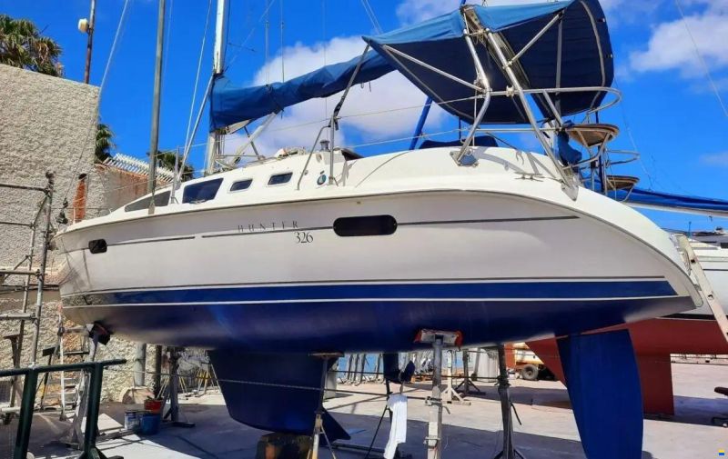Hunter Marine 326