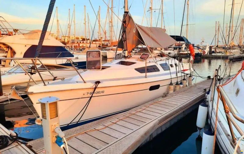 Hunter Marine 326