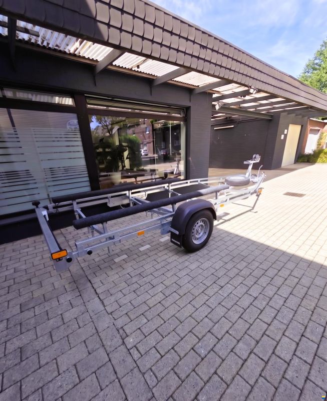 Bootstrailer NEU &ndash; 1350 kg zGG 100 km/h